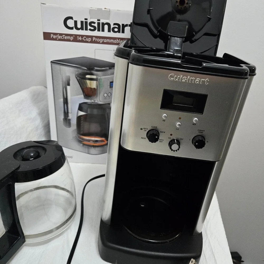 Cuisinart PerfecTemp 14-Cup Programmable Coffeemaker Stainless Steel DCC-3200